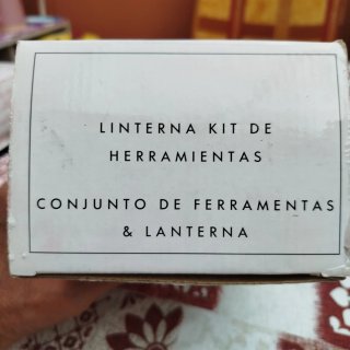 Linterna y Kit Herramientas Coche