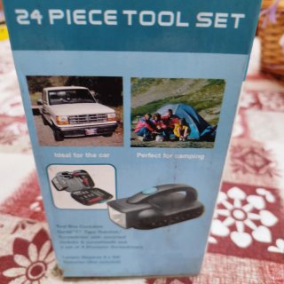 Linterna y Kit Herramientas Coche