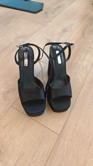 Zapatos de tacón Primark negros talla 38