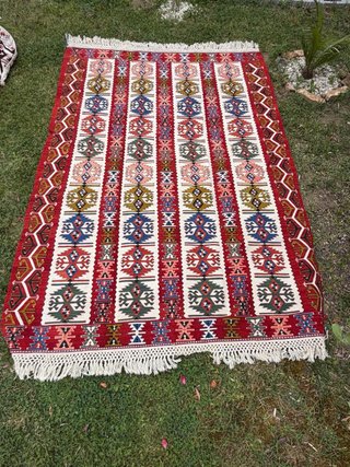 Alfombra Turca tejida a mano con tintes naturales