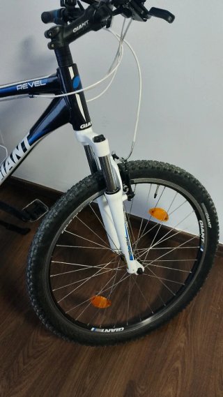 Bicicleta Giant Revel