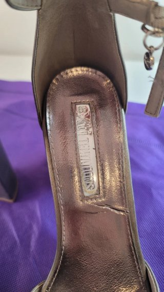 Zapatos sandalias de tacón XTI grises y plateados