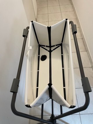 Bañera Stokke con soporte y reductor