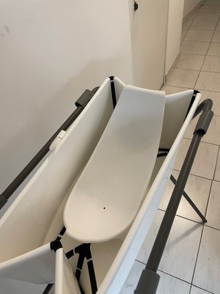 Bañera Stokke con soporte y reductor