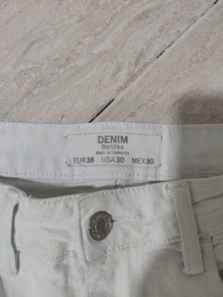 Pantalón Bershka blanco