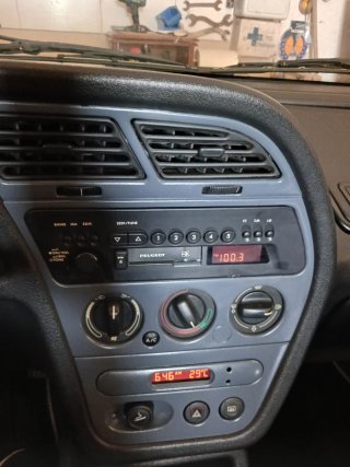 Radio Clarion Peugeot 306 Original con Código
