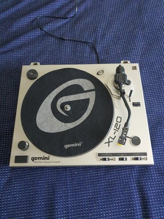 Giradiscos Gemini XL-120 Belt Drive Manual