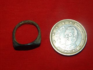 anillo de bronce ibero romano inscripciones incusa