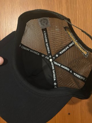 Gorra Chrome Hearts Negra y Amarilla