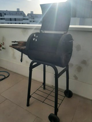 Barbacoa Char Griller Negra y Marrón
