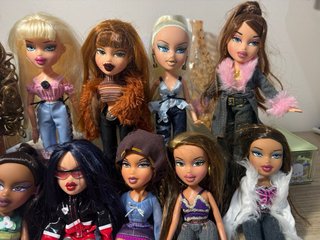Lote 12 Muñecas Bratz + Accesorios