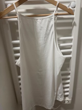 Camiseta blanca de tirantes