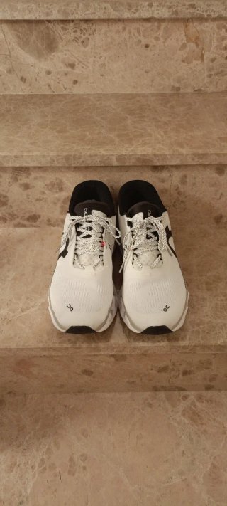 Zapatillas On Running Talla 45. Nuevas sin estrena