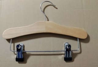 Perchas de madera con pinzas plateadas (Pack 5)