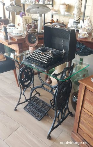 Pie de máquina de coser Brunswick