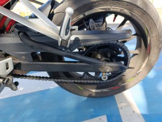 Benelli BN 251 Naked Blanca y Negra