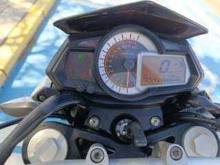 Benelli BN 251 Naked Blanca y Negra
