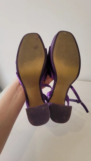 Sandalias de tacón moradas Zara