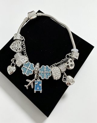 Pulsera Charm Corazones y Tréboles