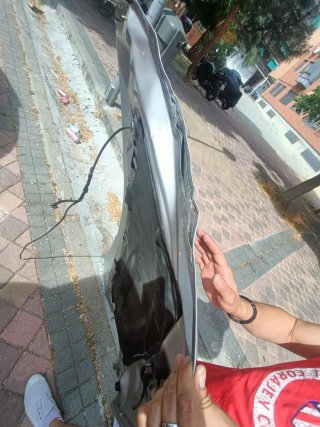 Capó Peugeot 208
