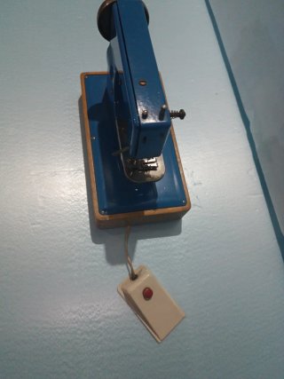 Máquina de coser Regina azul
