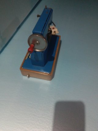 Máquina de coser Regina azul