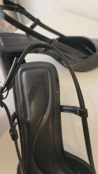 Zapatos Bershka tacón destalonados negros