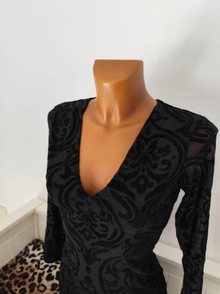 Vestido negro con detalles de terciopelo Talla L
