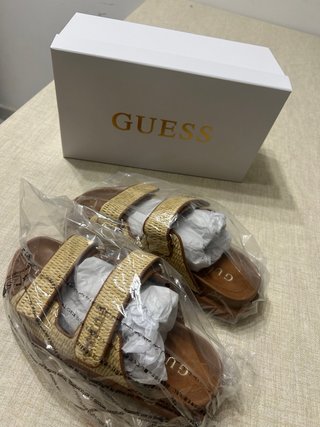 Sandalias Guess Beige/Marrón Talla 39