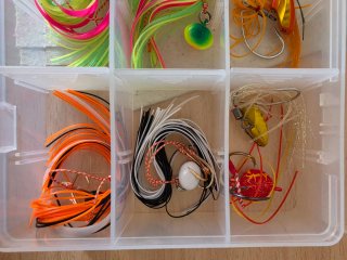 Caja Señuelos Rockfishing / Tai Rubber