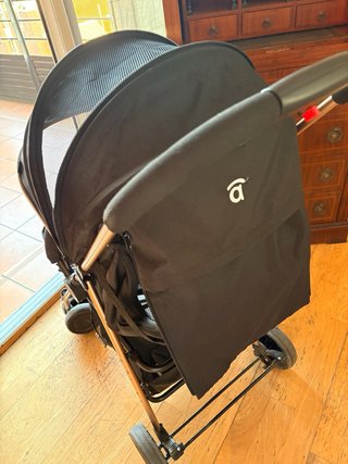 Silla de paseo Asalvo negra y dorada