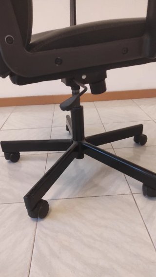 Silla de oficina negra