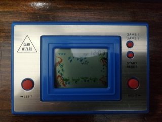 CONSOLA GAME WIZARD FROG RANAS SALTANDO. VINTAGE