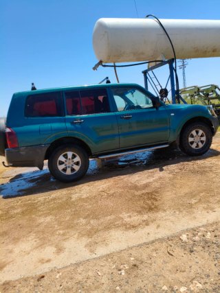 Mitsubishi Montero 2005