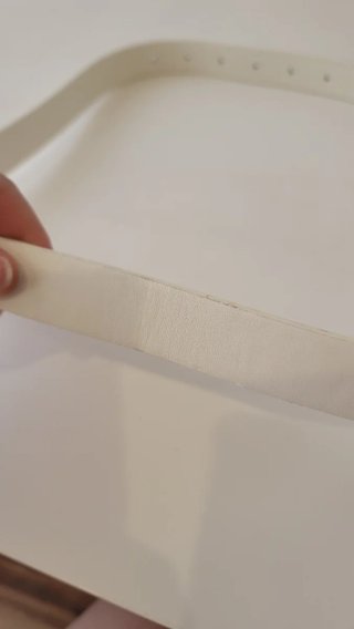 Cinturón Bershka blanco y dorado