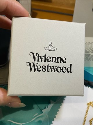 Collar Vivienne Westwood Dorado y Rojo