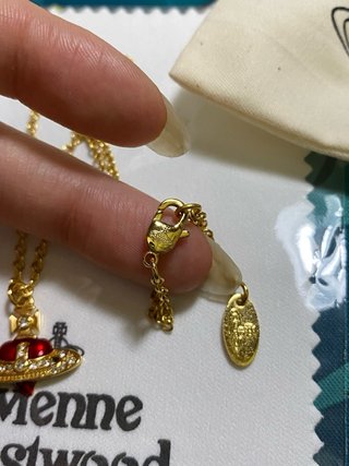 Collar Vivienne Westwood Dorado y Rojo