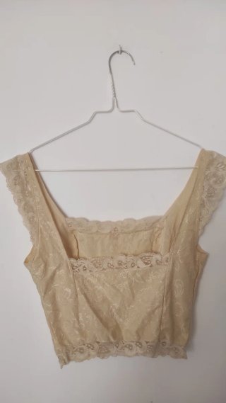 Sujetador con blonda beige