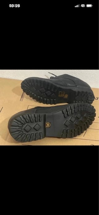 Scarpe nere stringate Tatoo