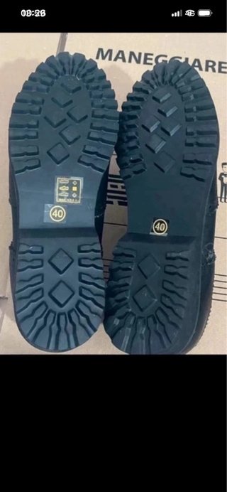 Scarpe nere stringate Tatoo