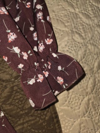 Vestido floral marrón y rosa