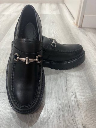 Mocasines negros con hebilla talla 40