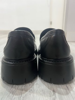 Mocasines negros con hebilla talla 40