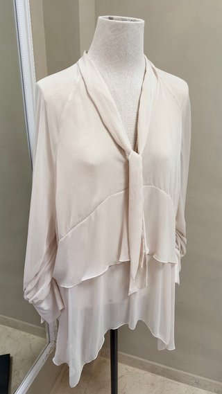 Blusa Zara gasa lazo beige/blanco