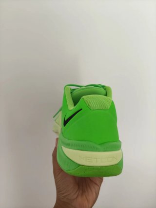T40,5 Nike Metcon 10 Verde