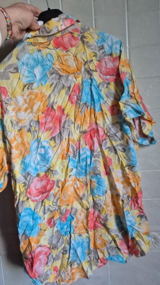 Blusa floreale manica corta