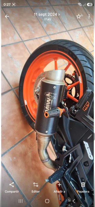 KTM RC 125 Naranja y Blanca