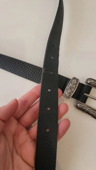 Cinturón H&M hebilla cowboy plateada