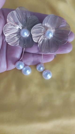 Pendientes flor perla dorados