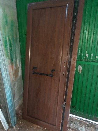 Puerta PVC imitación madera